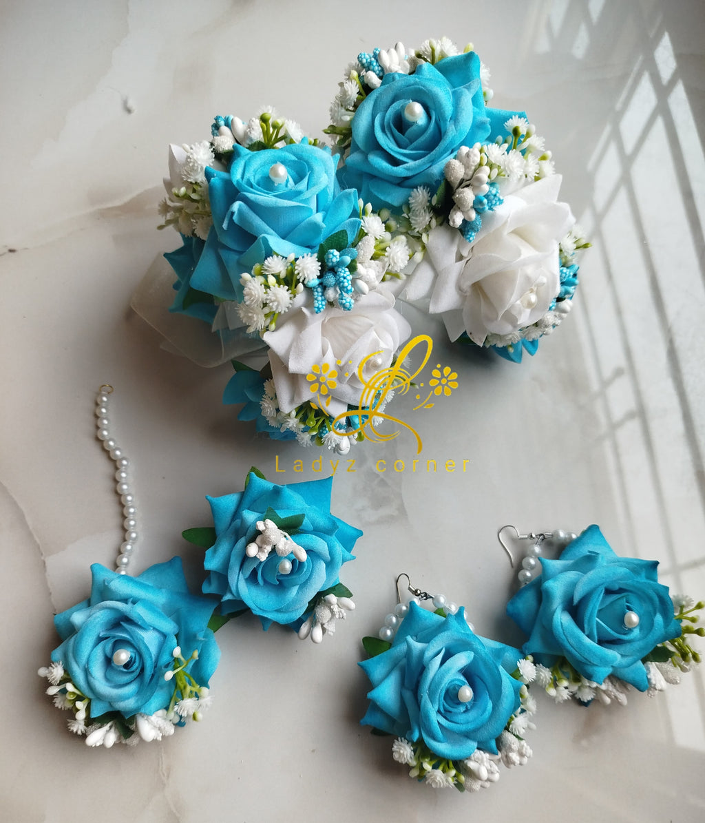 Light Blue + White Gajraset