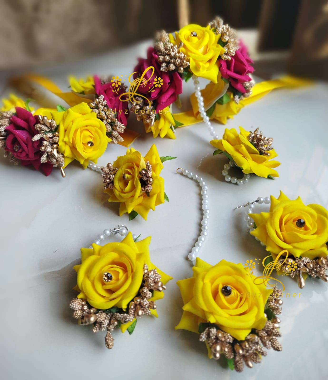 Yelloe+Pink With Goldon Touch - Velvet Rose Gajraset