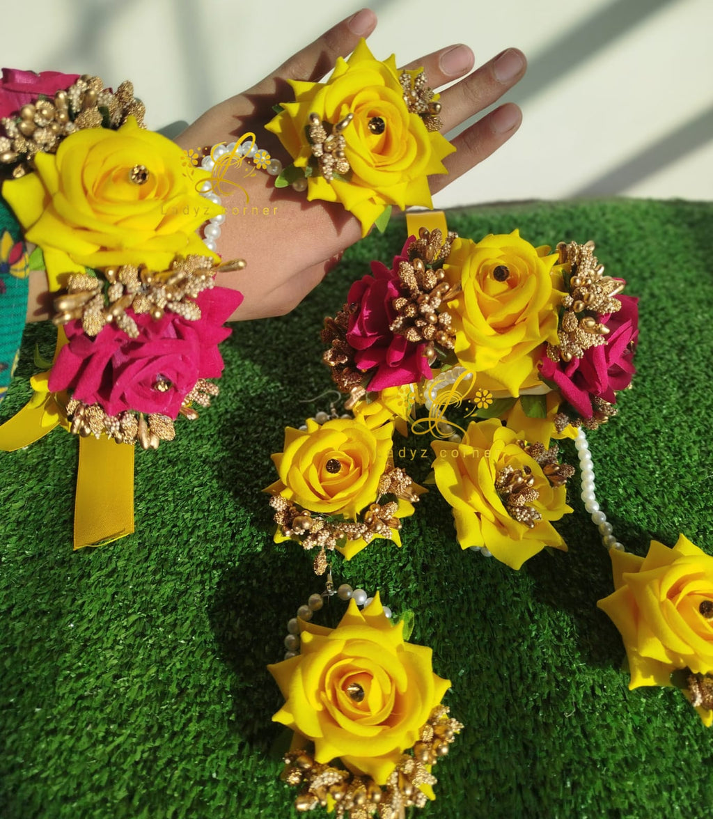 Yelloe+Pink With Goldon Touch - Velvet Rose Gajraset