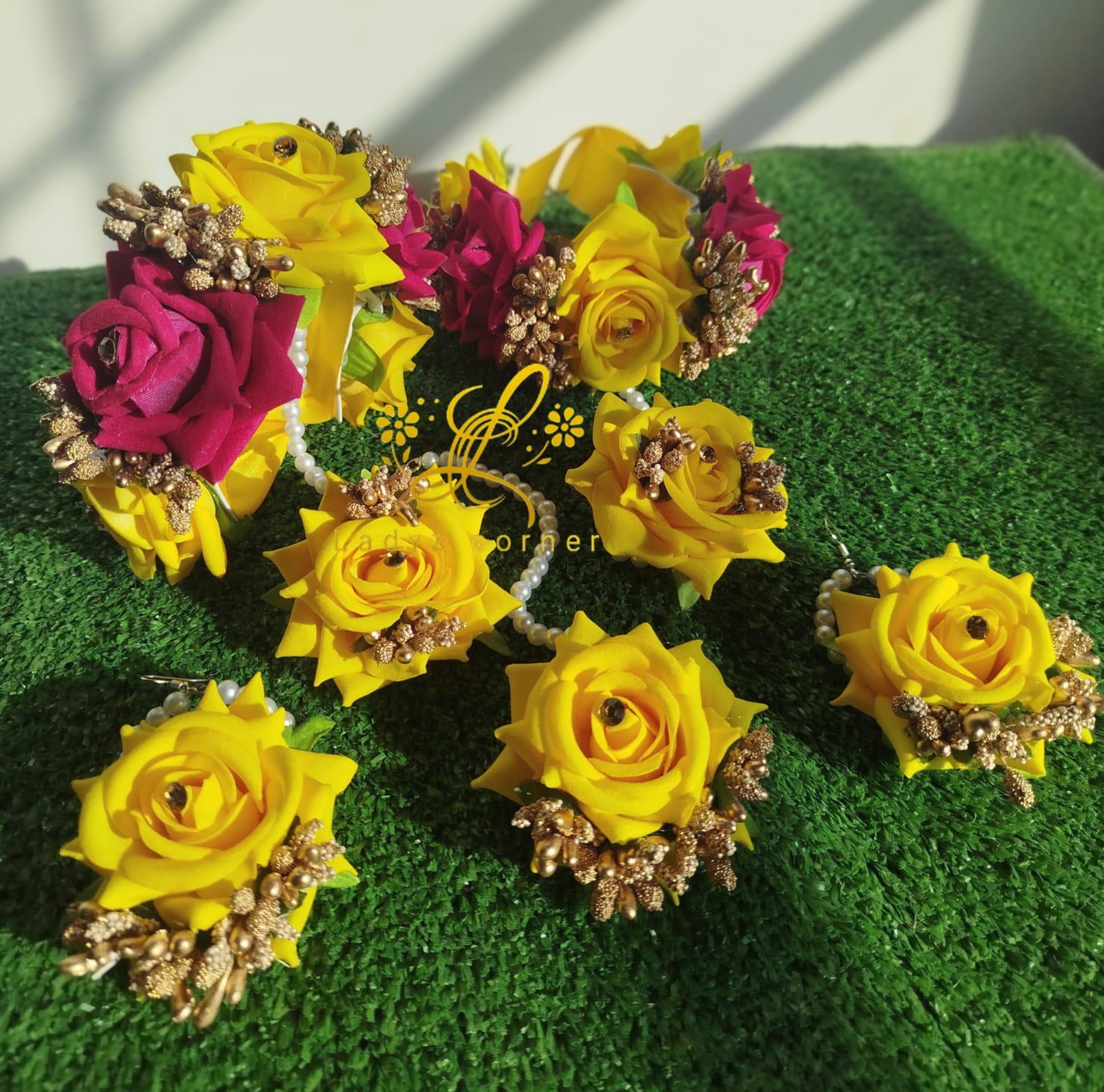 Yelloe+Pink With Goldon Touch - Velvet Rose Gajraset