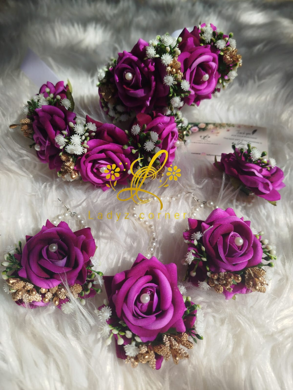 Magenta With Goldon Gajraset