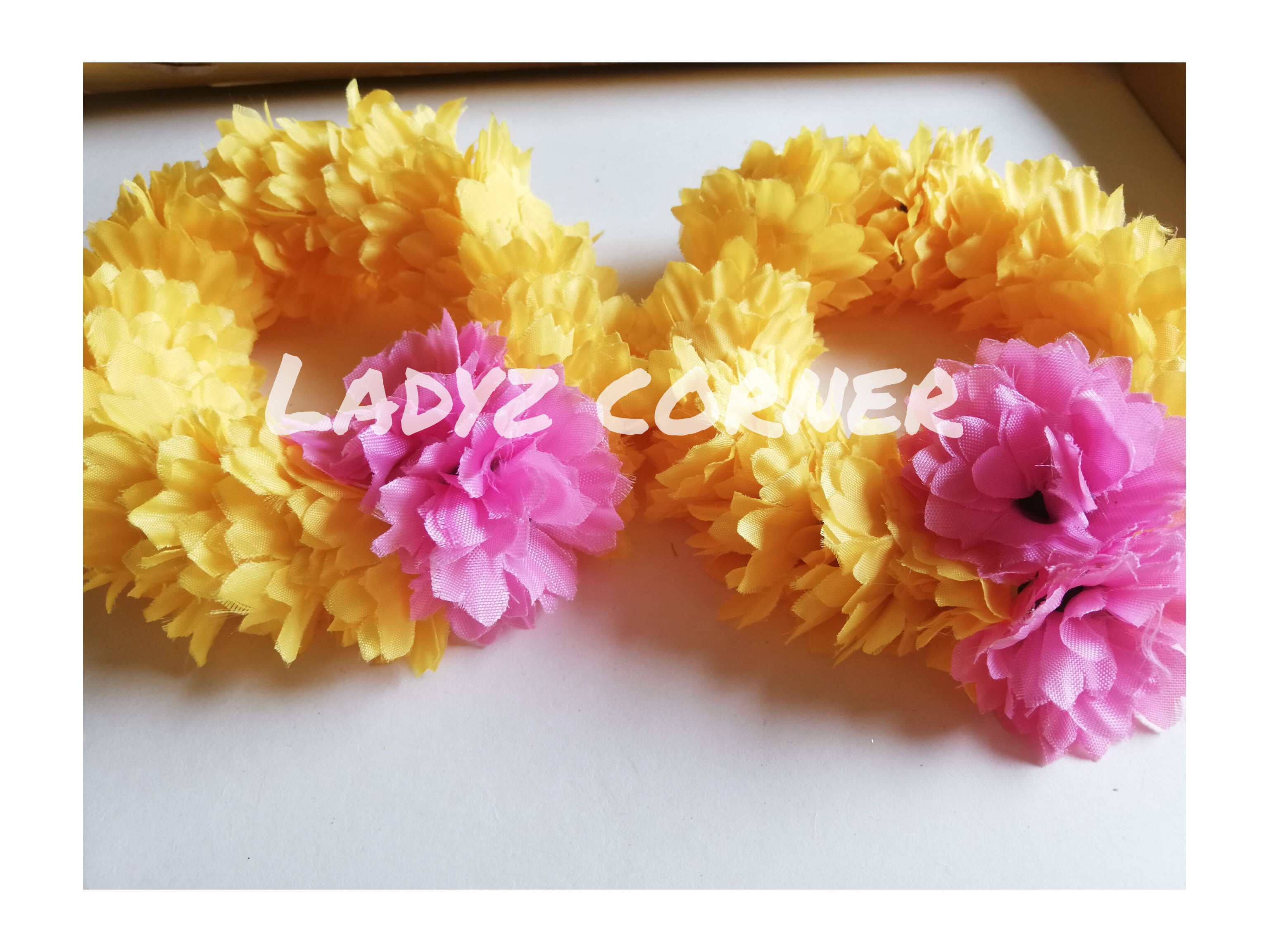 Simple Yellow Gjary